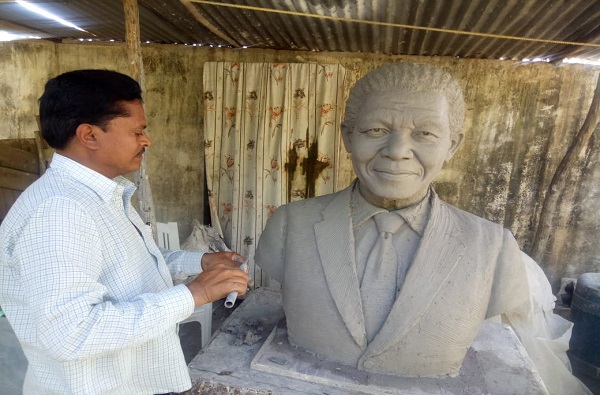 गांधी-मंडेलांचे पुतळे तयार, वर्ध्याहून थेट आफ्रिकेत नेणार