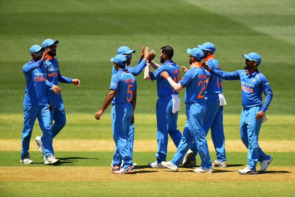 AUSvsIND : भारतासमोर विजयासाठी तब्बल 299 धावांचं आव्हान