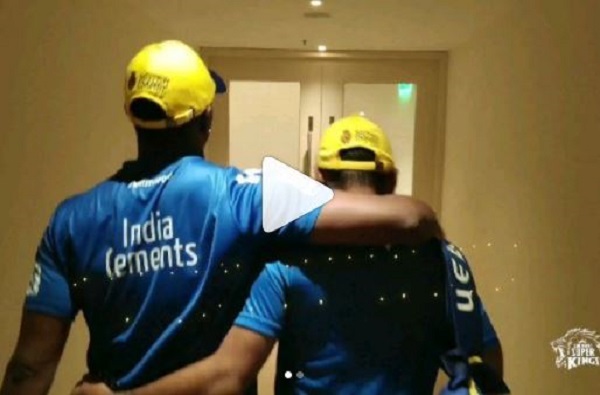 IPL 2019: ड्वेन ब्रावोच्या हातात बॅट-बॉल सोडून वस्‍तरा-कात्री