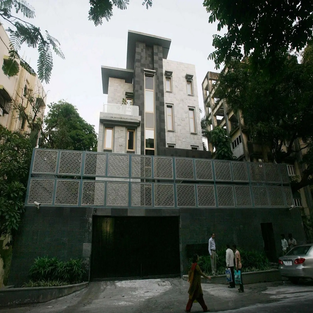 Explore Sachin Tendulkar's Luxurious Mumbai House | Housivity, image size:1080x1080